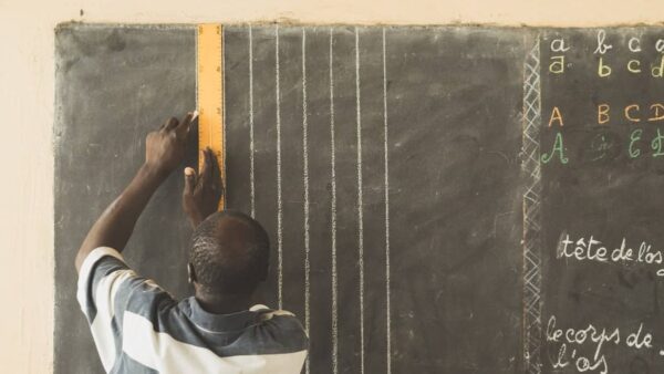 fondos garantizar educación